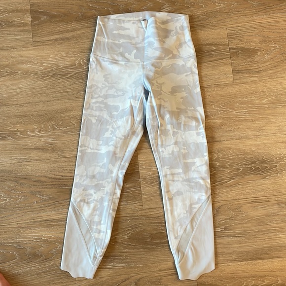 Lululemon Wunder-Under Scalloped Hem Leggings - Picture 6 of 11